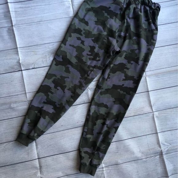 Lululemon High Rise Stretch Full Length Jogger in Camo - Picture 6 of 6